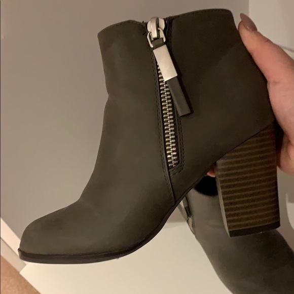 Heeled boots - Picture 2 of 4